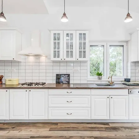 Serene Memories إيموتسكي